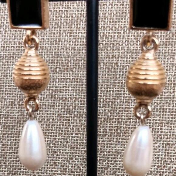 Vintage Richelieu Black enamel & Faux Pearl Dangle earrings,2.5" - Picture 6 of 9